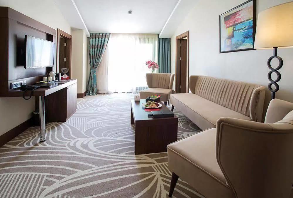 Ramada By Wyndham Yalova Yalova (Yalova) Exterior foto
